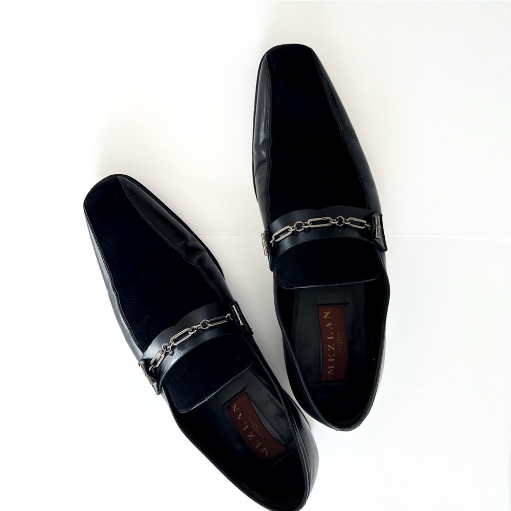 Mezlan Sleek Black Leather & Suede Chain Hardware Loafer 10.5